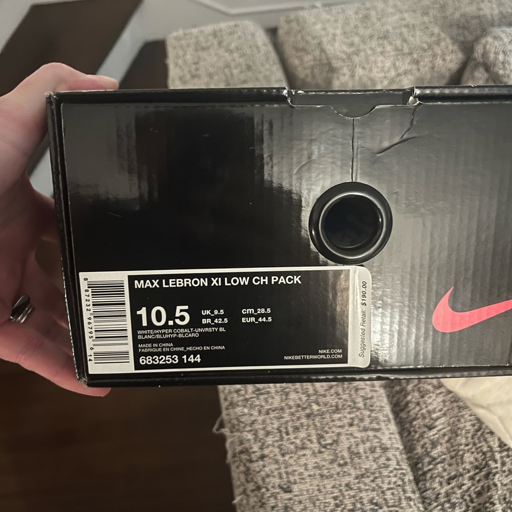 Nike LeBron XI Low Black and Pink Box - Picture 3 of 8